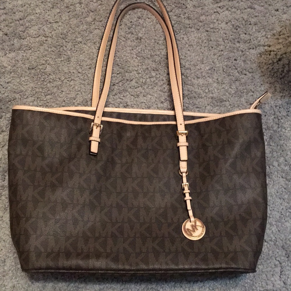 Michael Kors Jet Set bag